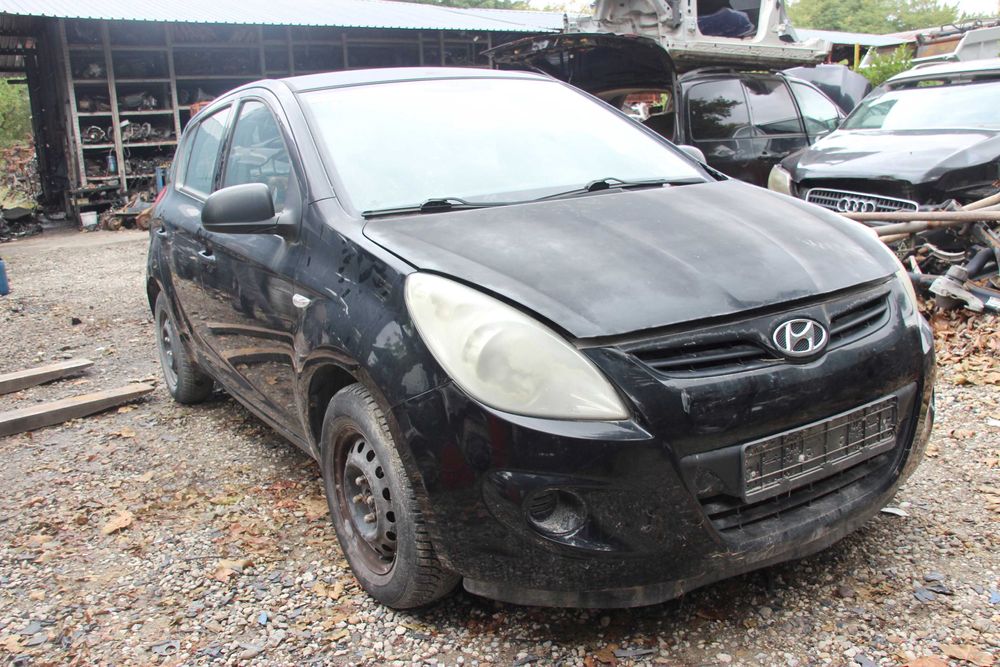 Хюндай  I-20 1.2i с проблем в двигателя – само на части