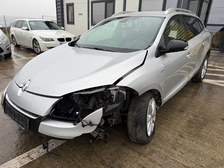 Dezmembrez / Dezmembrari / Piese / Accesorii Renault megane 3 break gri 2013 1.5 dci k9k 636 stanga