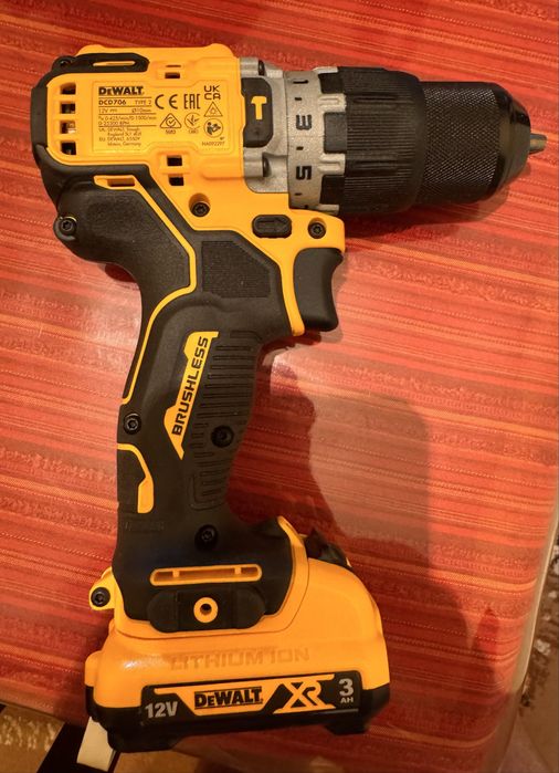 Комплект акумулаторни инструменти DeWALT XR – нов