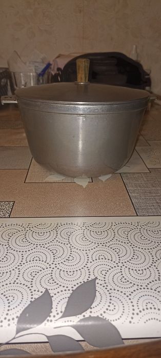Продаю советский 2 литровый казан