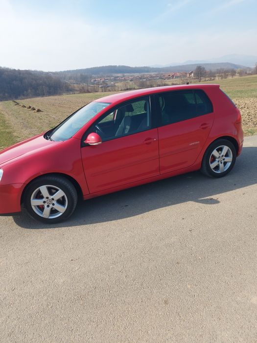 de vanzare golf 5 1,6 benzina mpi ,102 cp