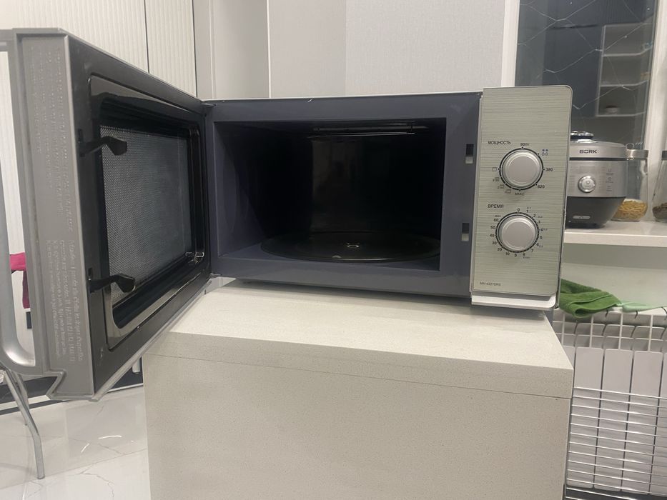 (Продан)Продам микровалновую печь, LG, торг.уместен