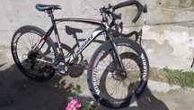 Vand bicicleta in stare buna