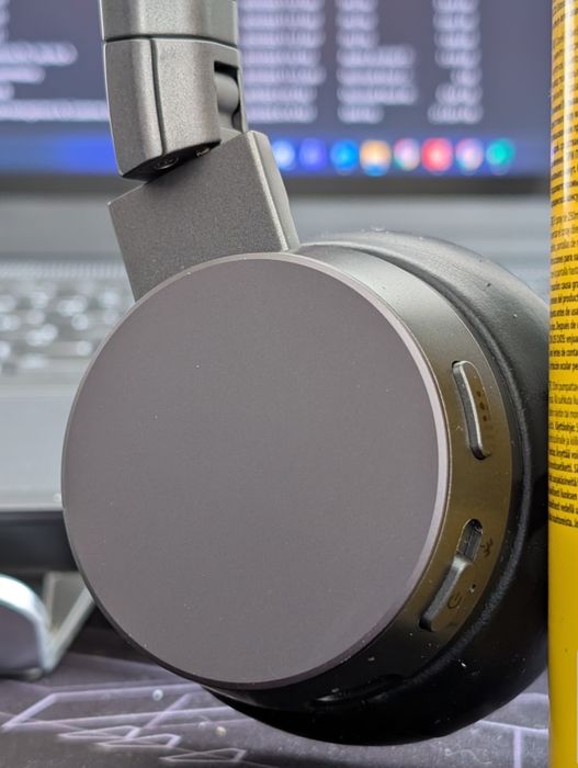 Lenovo X1 headphones 9/10