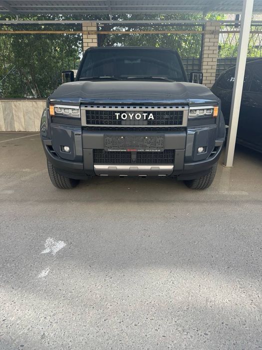 Продам новую Prada 250.  Своя