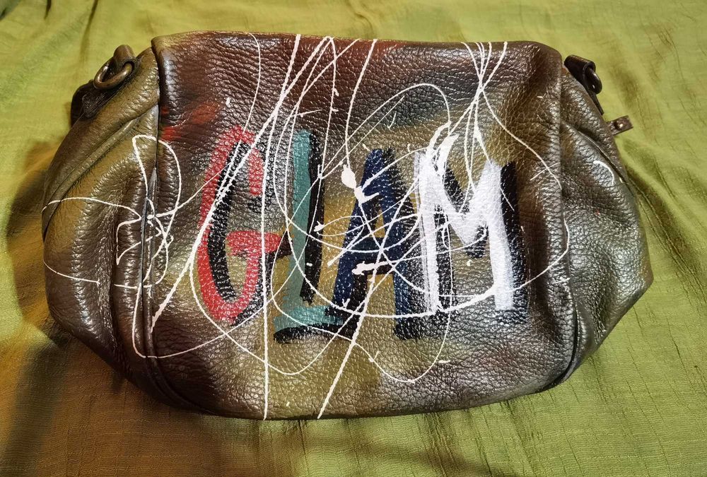 Чантичка от Италия, ръчно рисувана от естествена телешка кожа