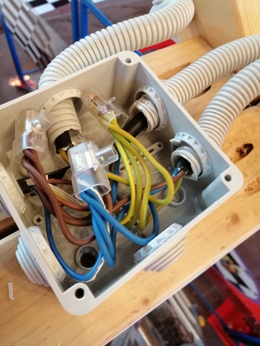 Identificare și remediere probleme electrice