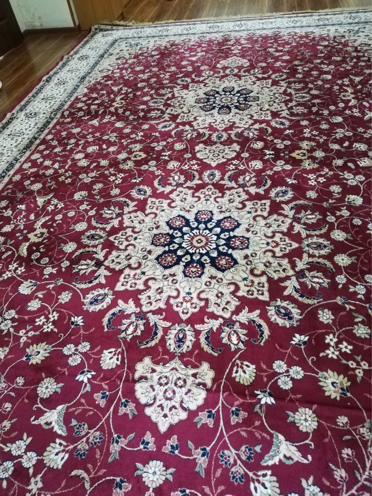 Продам ковер идеальное состояние
