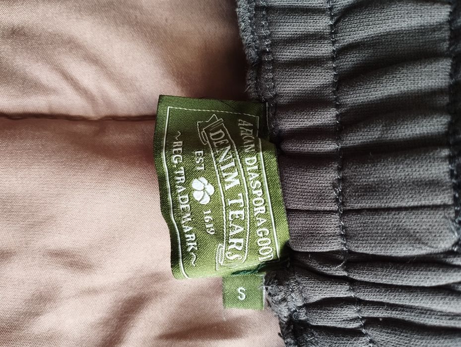 Продавам сив Denim tears