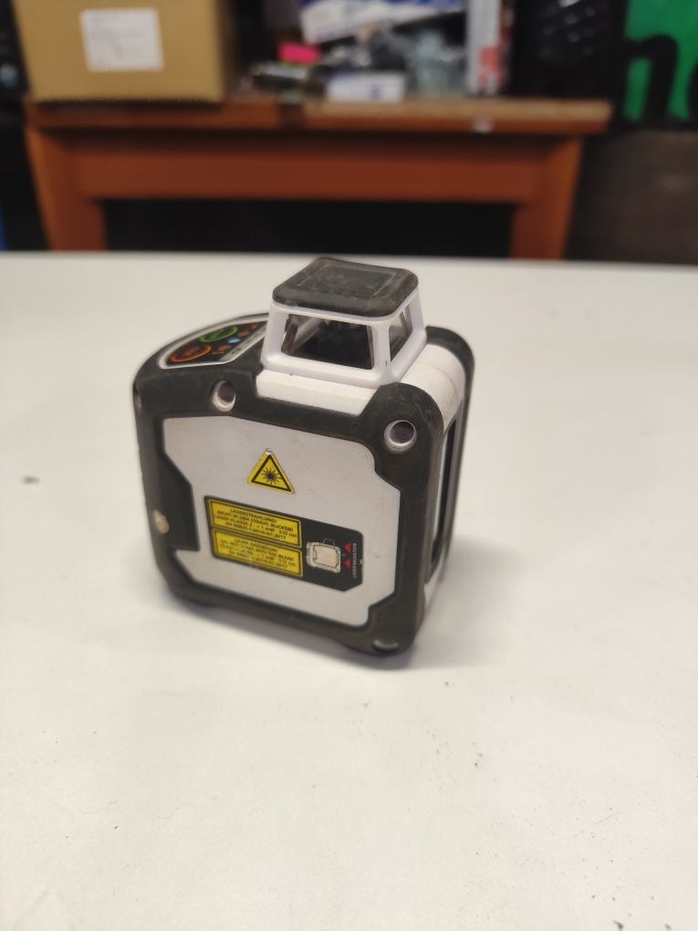 360° лазерен нивелир Laserliner CompactLine-Laser G360