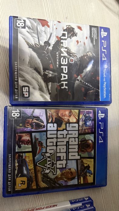 Плейстейшин 4 в отличном состояние