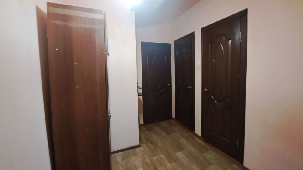 Чирчик шахар 
Навои атлант тепасида  
#1-хона 1-этаж 
Квартира ижар