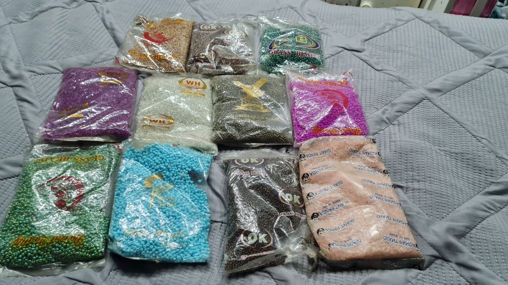 Продам бисер разных цветов