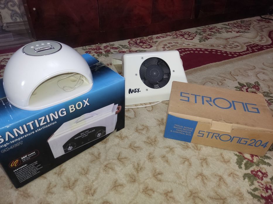 Продаётся набор для наращивания ногтей.