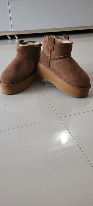 UGG ( Emu Australia)  originale marimea 36