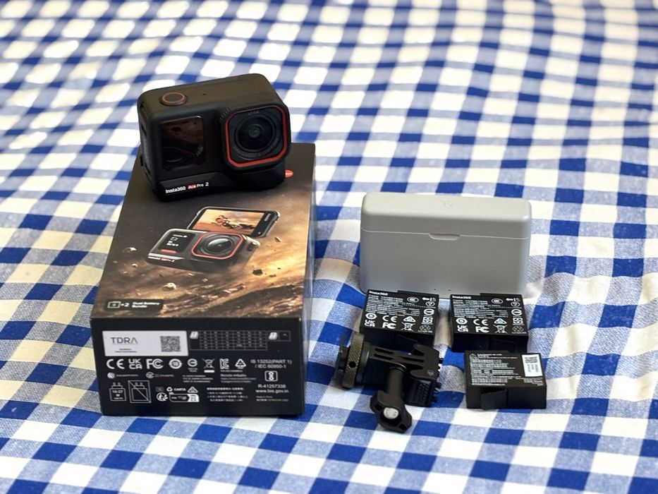 Insta360 Ace Pro 2 Dual Battery - Garantie - BONUS - Impecabila