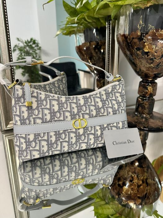 Geantă nouă cu etichetă