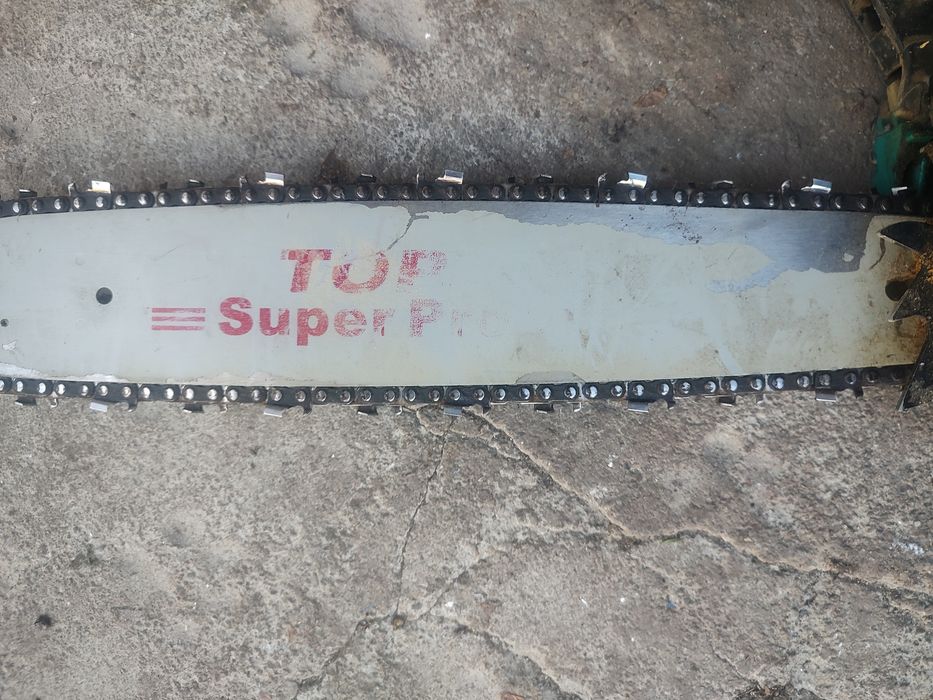 Vând drujba micul pădurar că noua