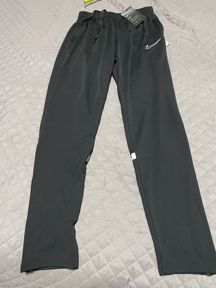 Pantaloni sport Nike