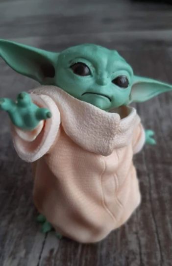 Figurina Baby Yoda The Mandalorian Star Wars 8 cm