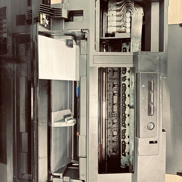 Продам принтер L1800