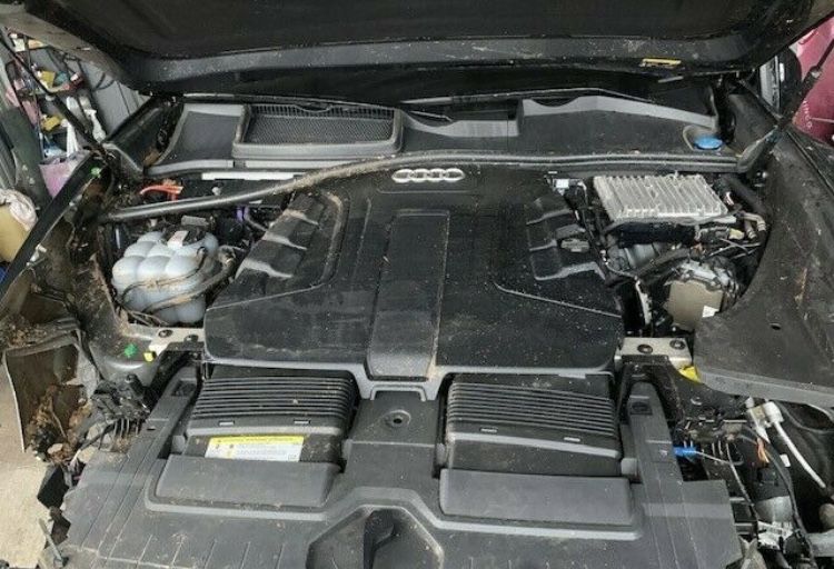 Dezmembrez piese Audi Q8 50 Tdi Sline quattro tiptronic europa 286 cp
