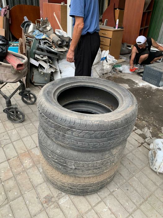 ПРОДАМ летние резины 4 штуки.