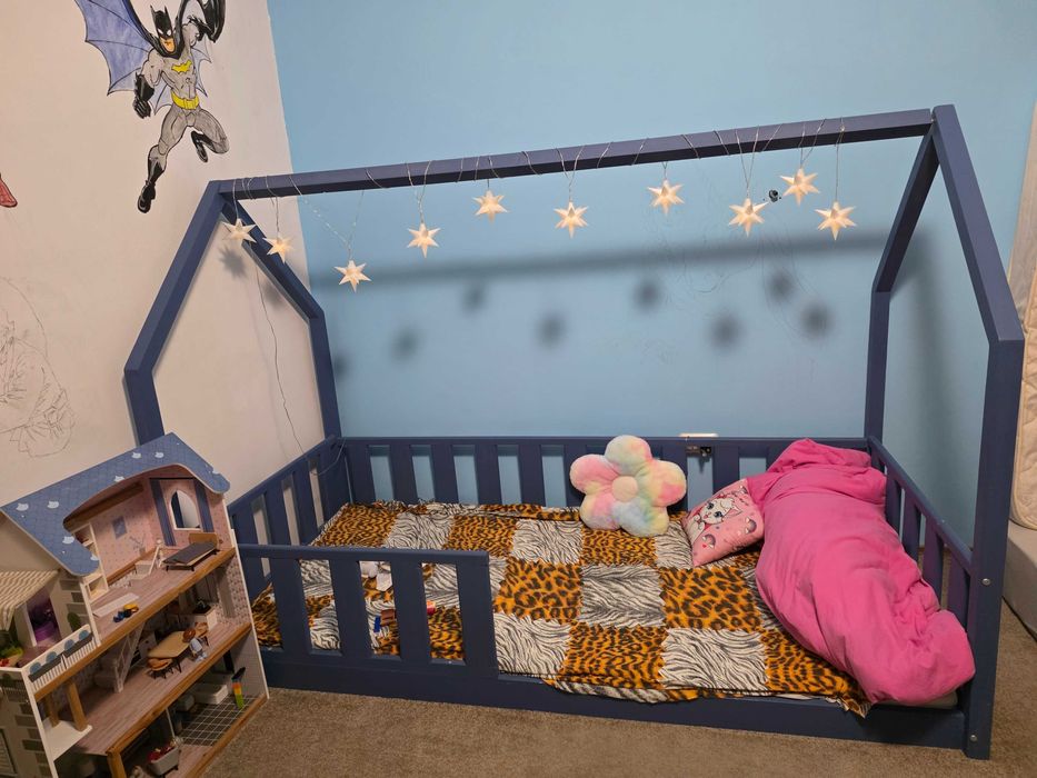 Pat copii tip căsuță, 90/200, împreună cu saltea, aproape nou