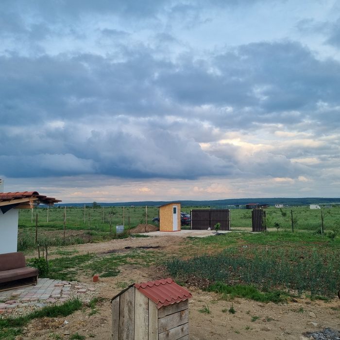 Vând teren intravilan cu Cabană din structură ușoară in Loc. Păușa BH