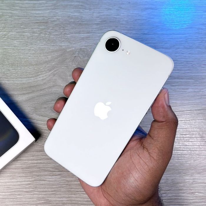 IPhone 16e 128 гб