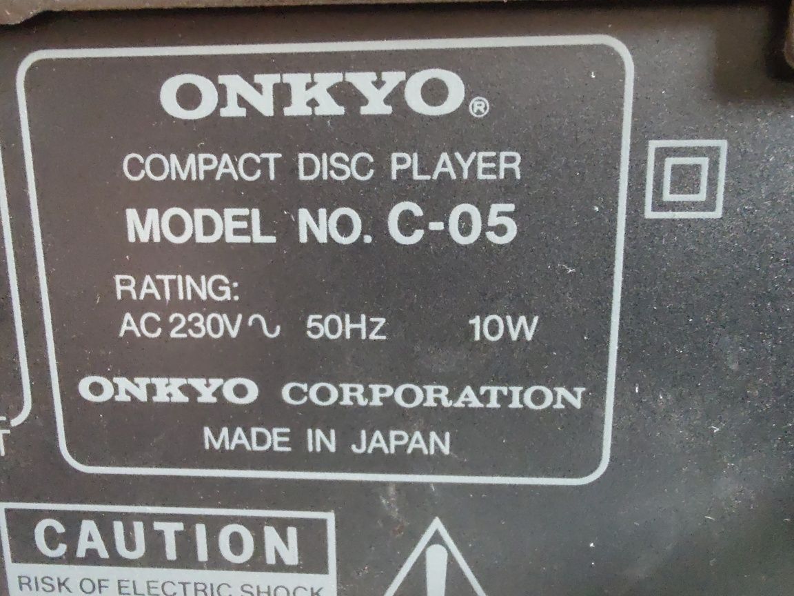 CD player Onkyo C-05 (27 cm)