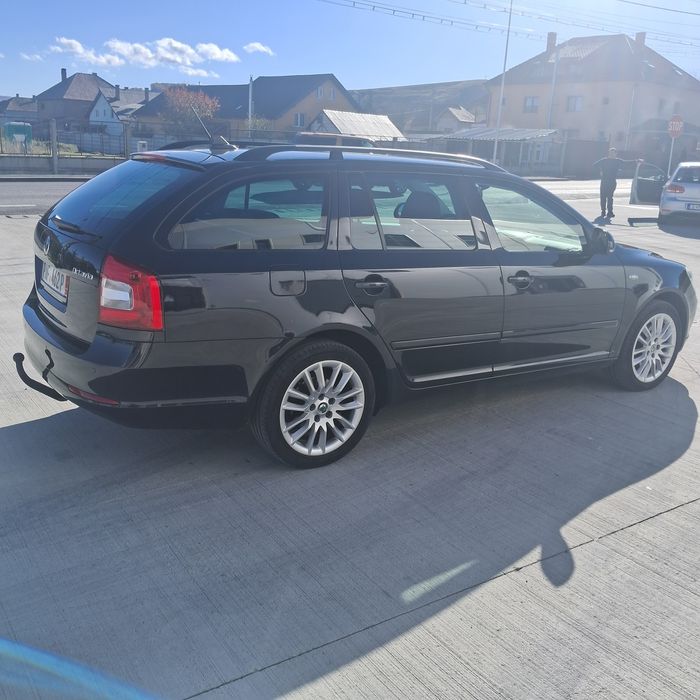 Skoda Octavia   Doi