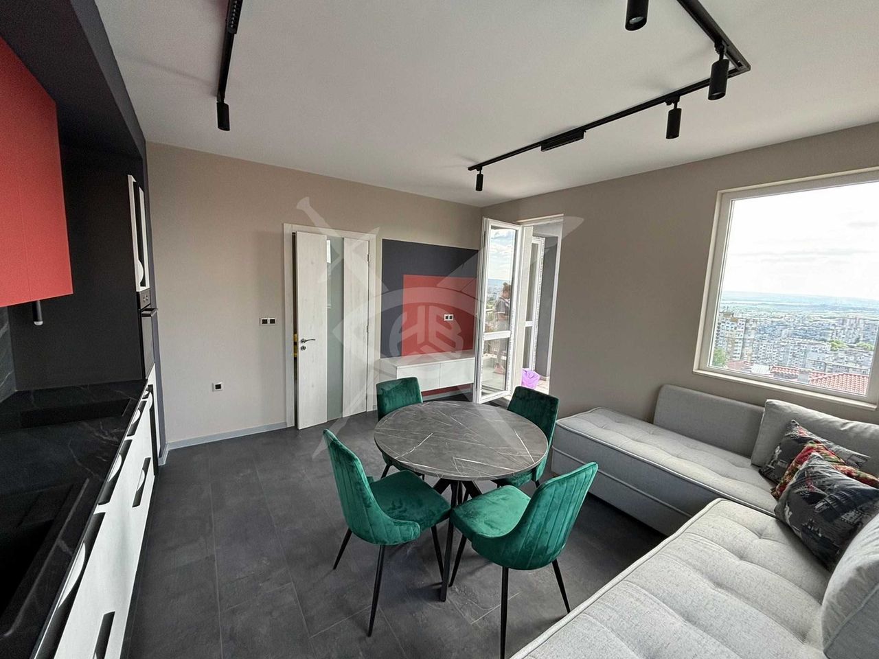 Продава се Двустаен апартамент в Варна, м-т Пчелина - 57 кв.м за 2044 €/кв.м - Снимка #1