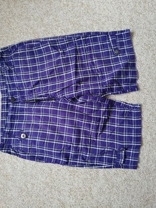 Pantaloni scurti