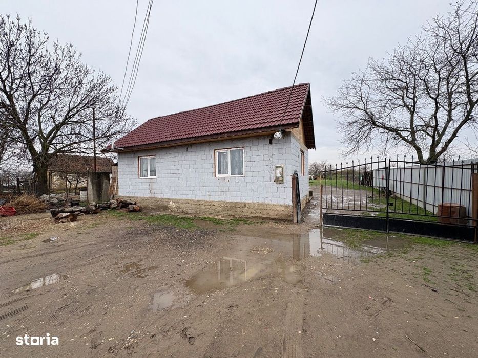 Casă de vânzare Seleus 2 camere