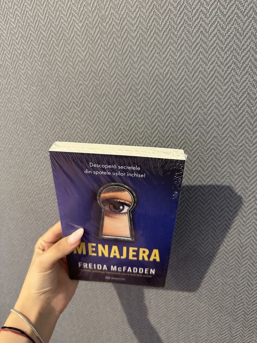 Carte Menajera-Freida McFadden