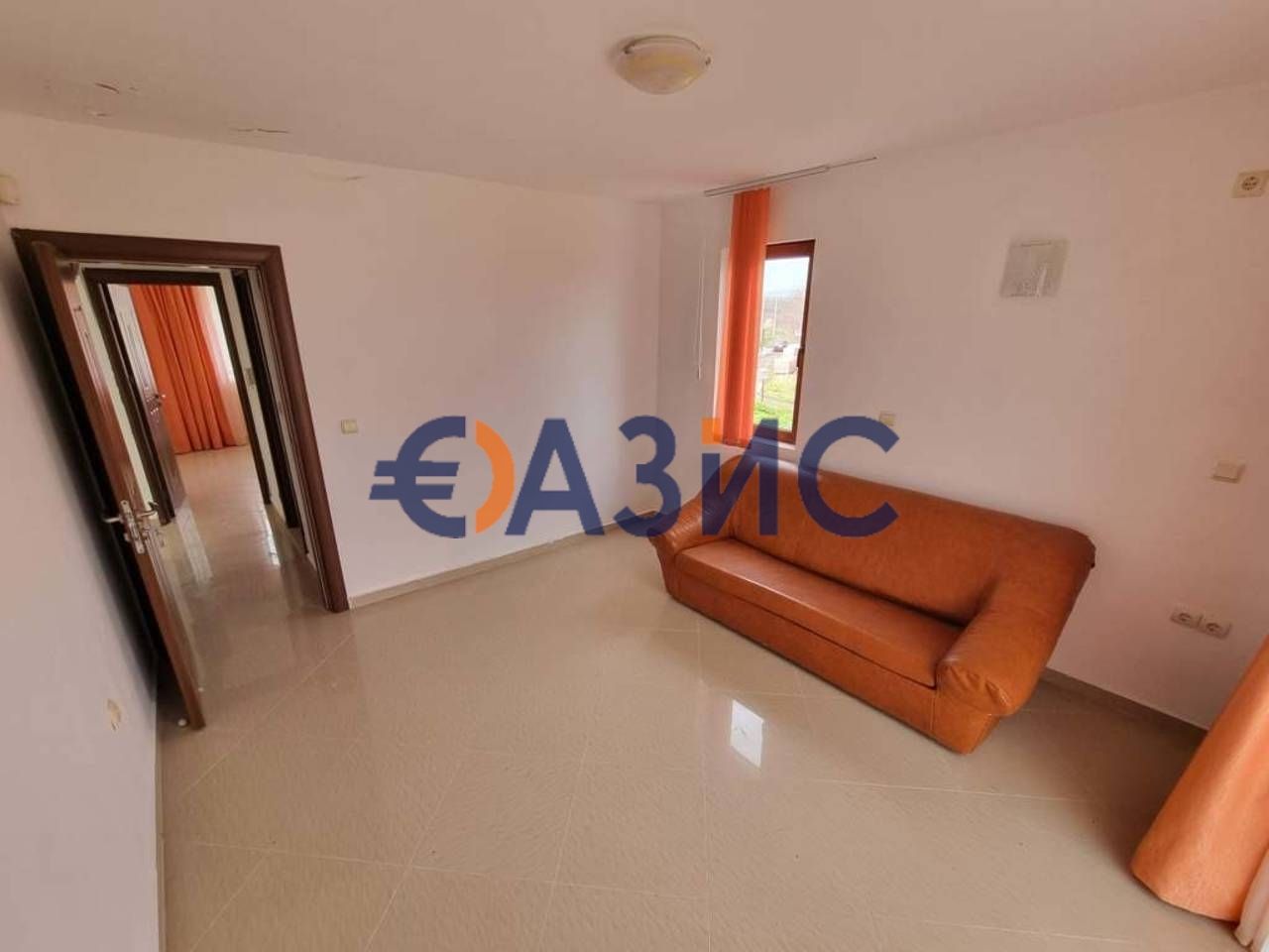 Къща с 3 спални и гараж, 130 кв.м. + 500 кв.м. двор, с Александрово,