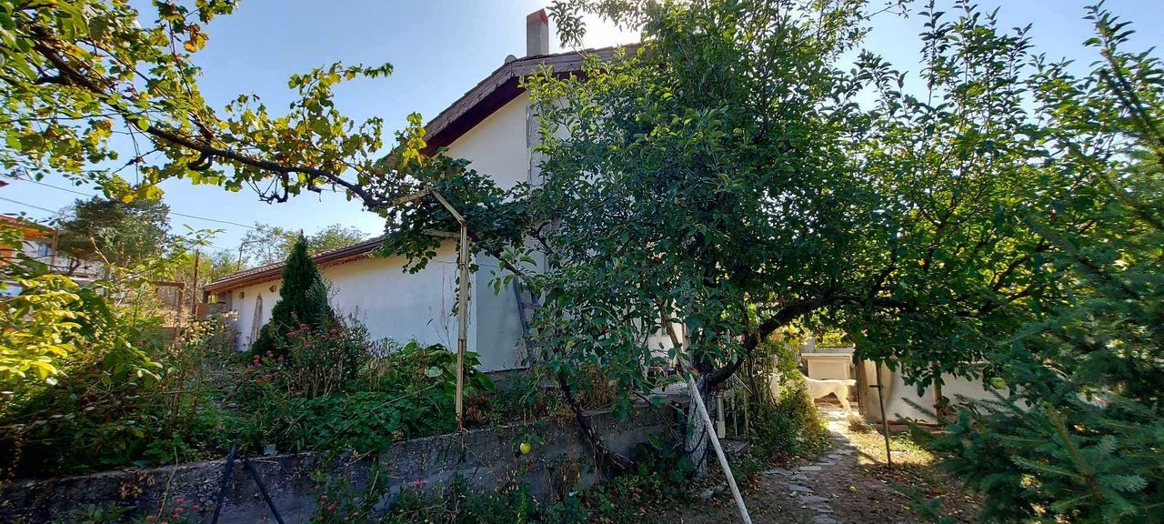 Продава се Къща в Хасково, Куба - 100 кв.м за 1018 €/кв.м - Снимка #2