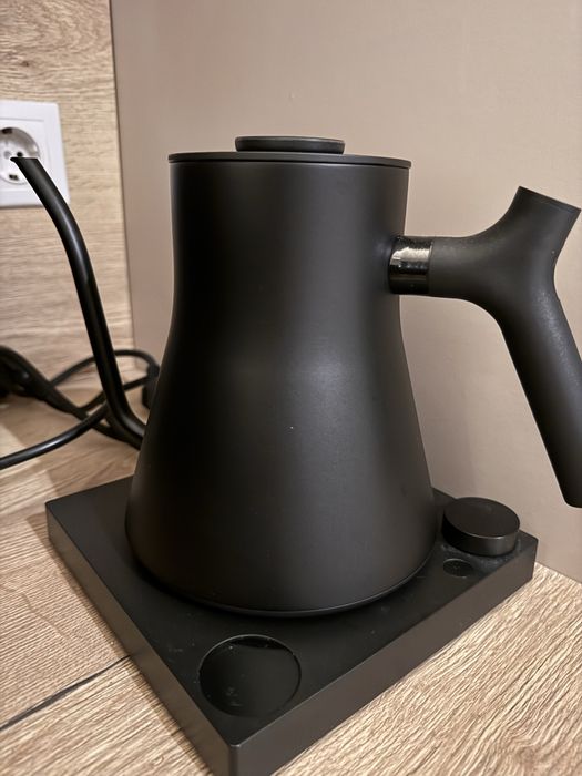 Kettle FELLOW Stagg EKG Pro Smart Pour Matte Black 0.9L 1222PROMB