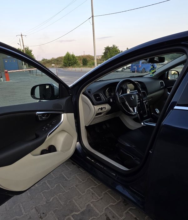 Volvo V40 Momentum