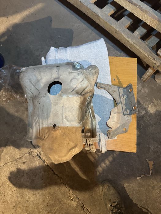 Теплозащитный экран от машины весты