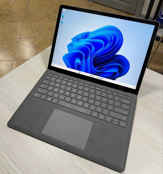 MICROSOFT SURFACE LAPTOP 4 / 13.5 ips сенсоp CORE i5-1145G7 8GB/256GB