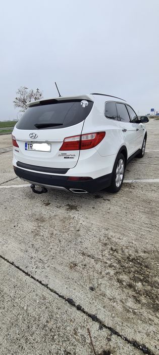 Hyundai Grand Santa Fe 6 locuri