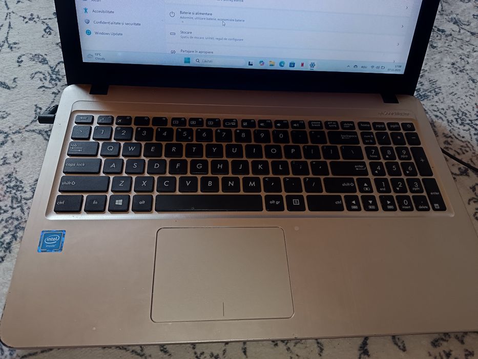 Asus vivobook 15 x540MA