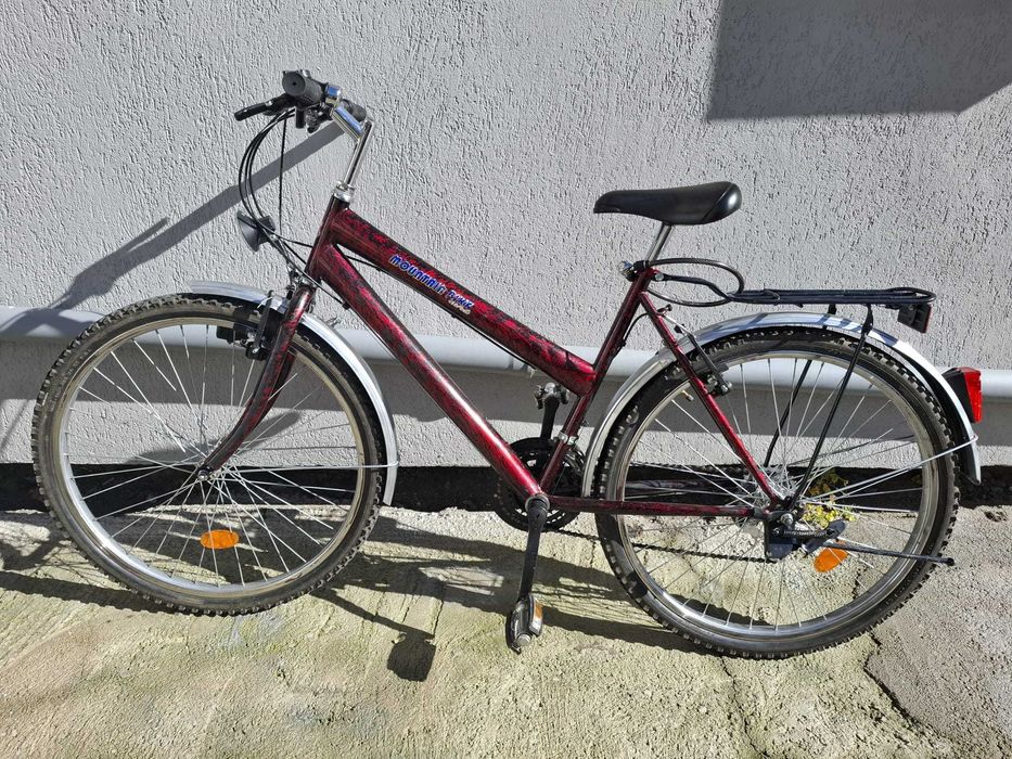 Bicicleta MTB cu roți de 28 inch.
