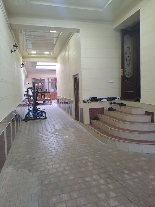 Хувайдо Зафаробод махаллада 3,1 сотих 2 кават 3 уровенли учаска