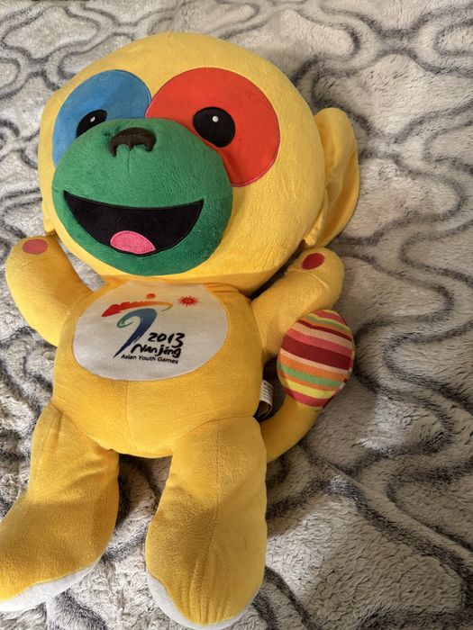 Продается мягкая красочная игрушка