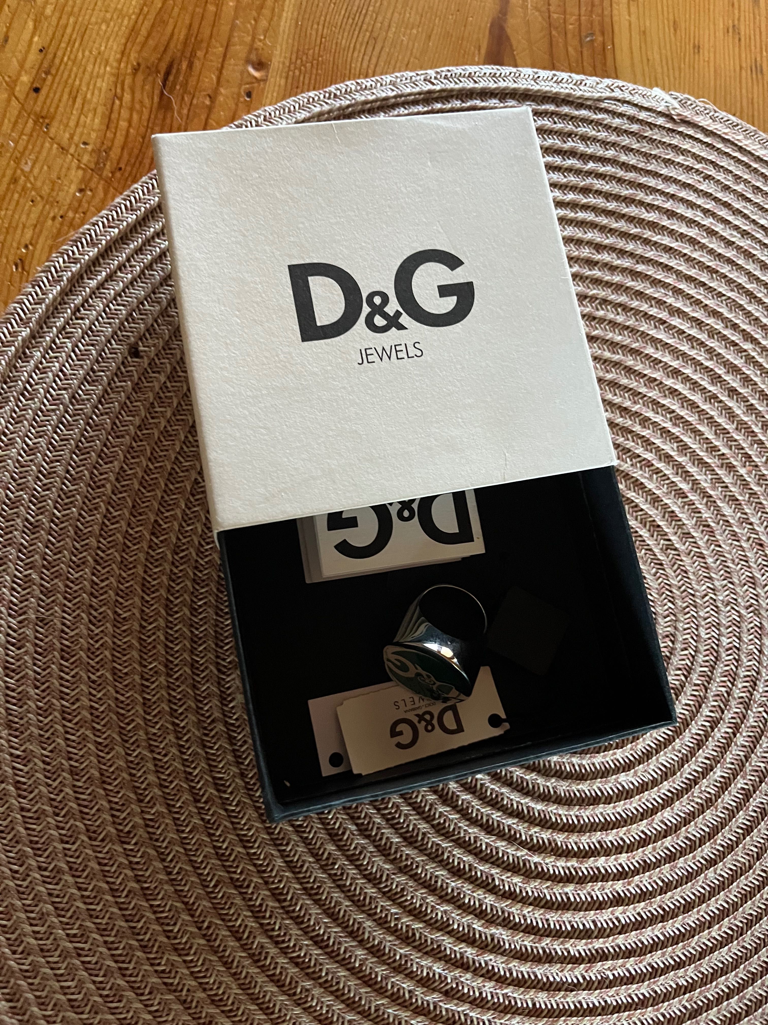 Продавам чисто нов пръстен D&G