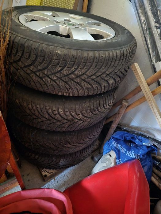 Jante cu anvelope iarnă 196 65 R15