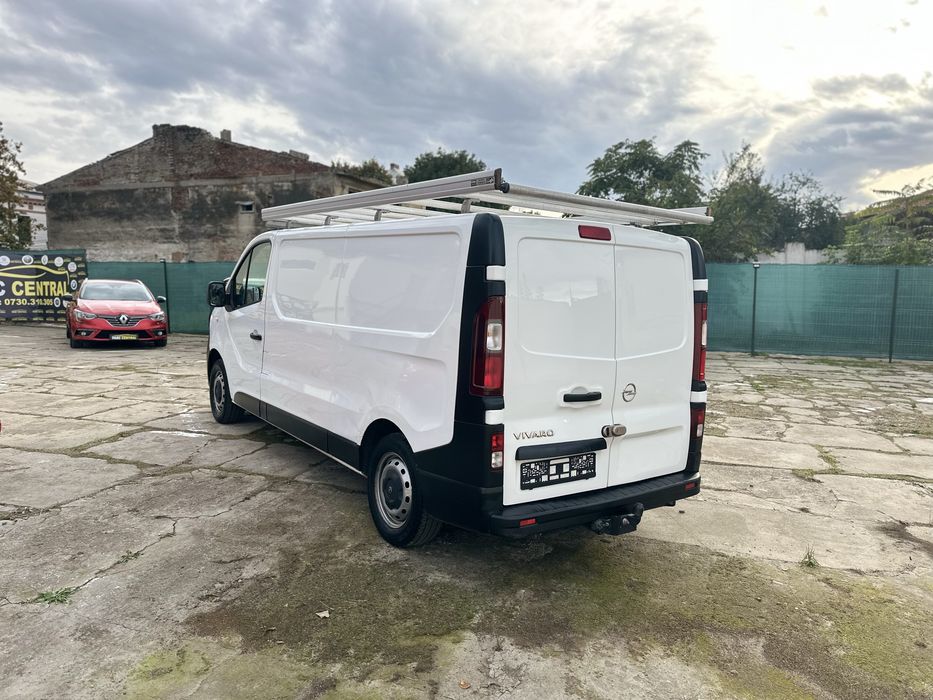 Vand Opel Vivaro lung 2015,euro 5,207000 km reali,6+1 trepte,import